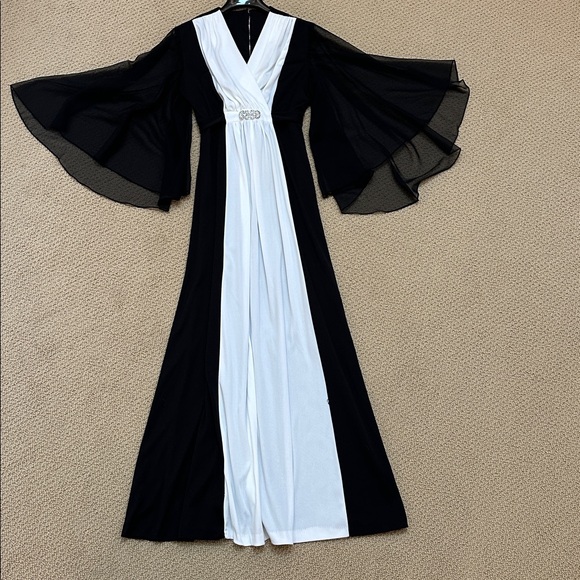 Source Unknown Dresses & Skirts - Vintage 70’s Black and White Glamour Dress